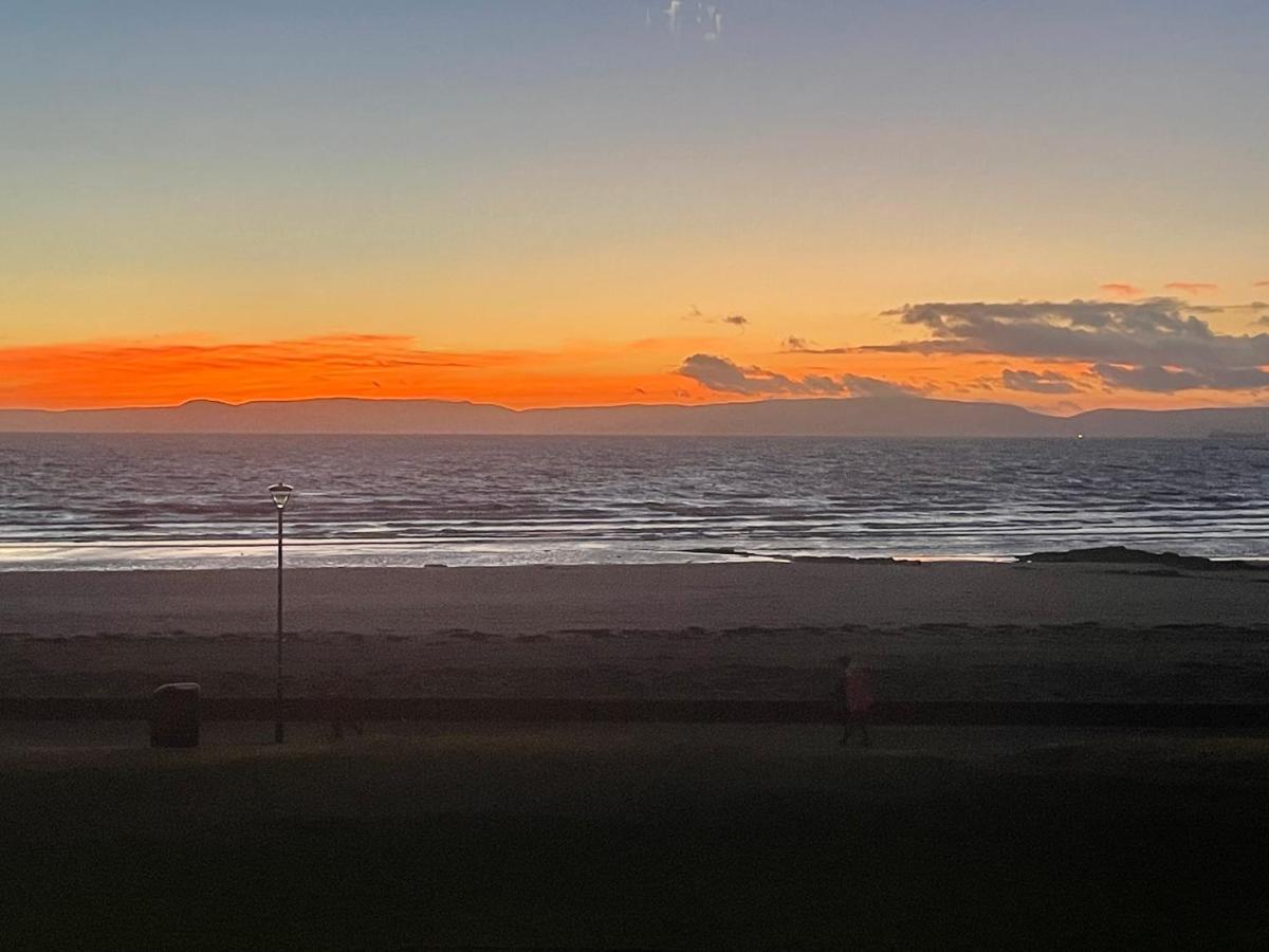 The Marine - Balcony - Beach View - Coorie Doon Stays Ayr Exterior foto